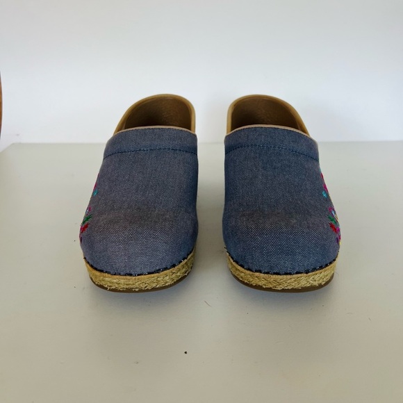 Dansko Vegan Canvas Paisley Embroidered Espadrille Mule Clogs, Blue Denim, 39 - Picture 4 of 10